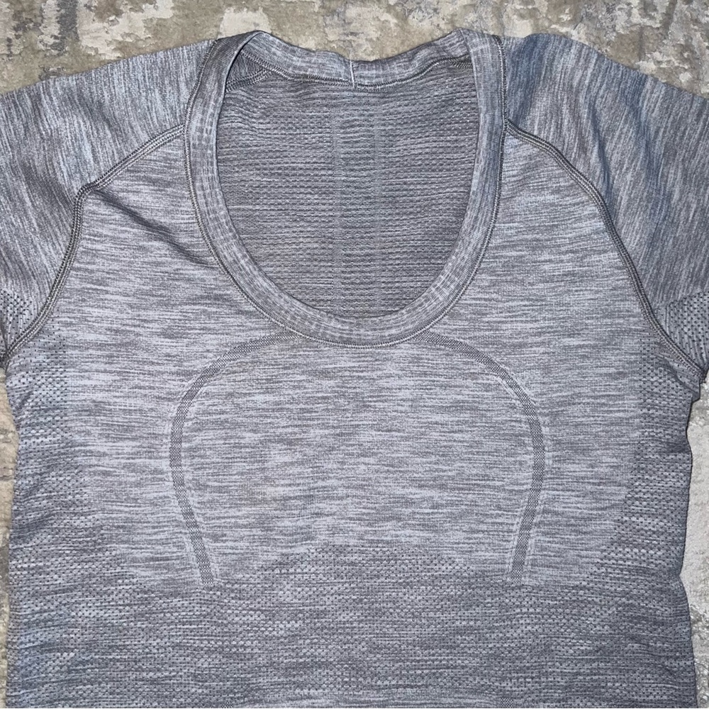 Lululemon swiftly tech short sleeve top